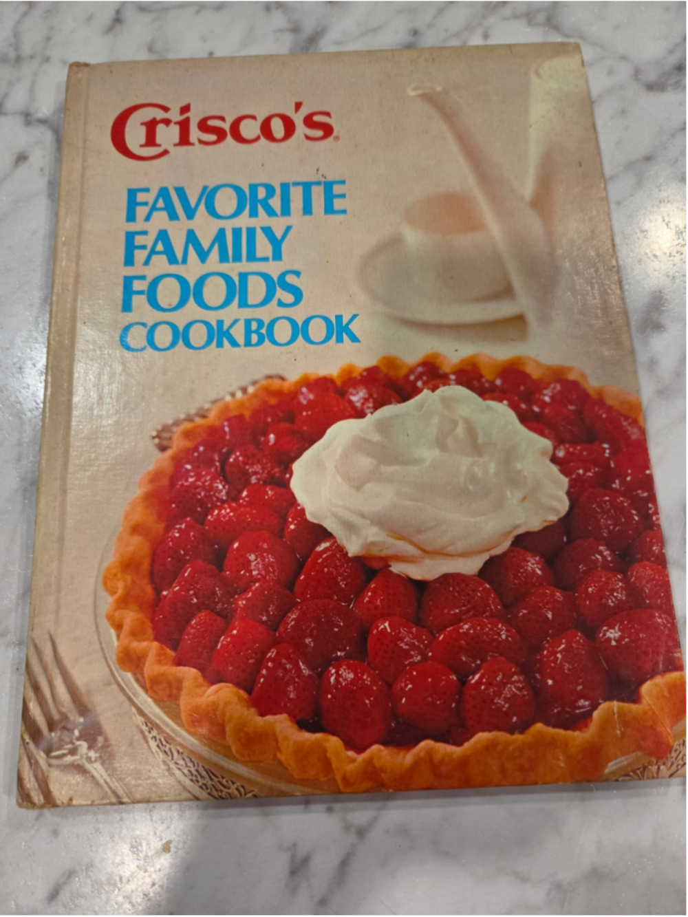 Vintage Crisco Favorite Family Foods Cookbook One Size Beige Red